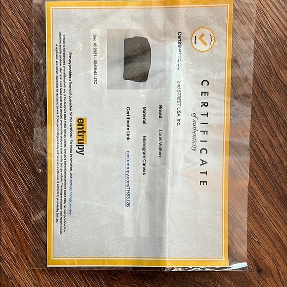 Louis Vuitton L Monogram Cosmetic Pouch - WITH Certificate of Authenticity - Picture 12 of 14